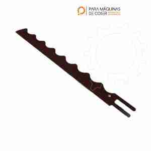 Imagen de Cuchilla para cortadora vertical de teflón ondulada 6"Eastman EEWT parte inferior